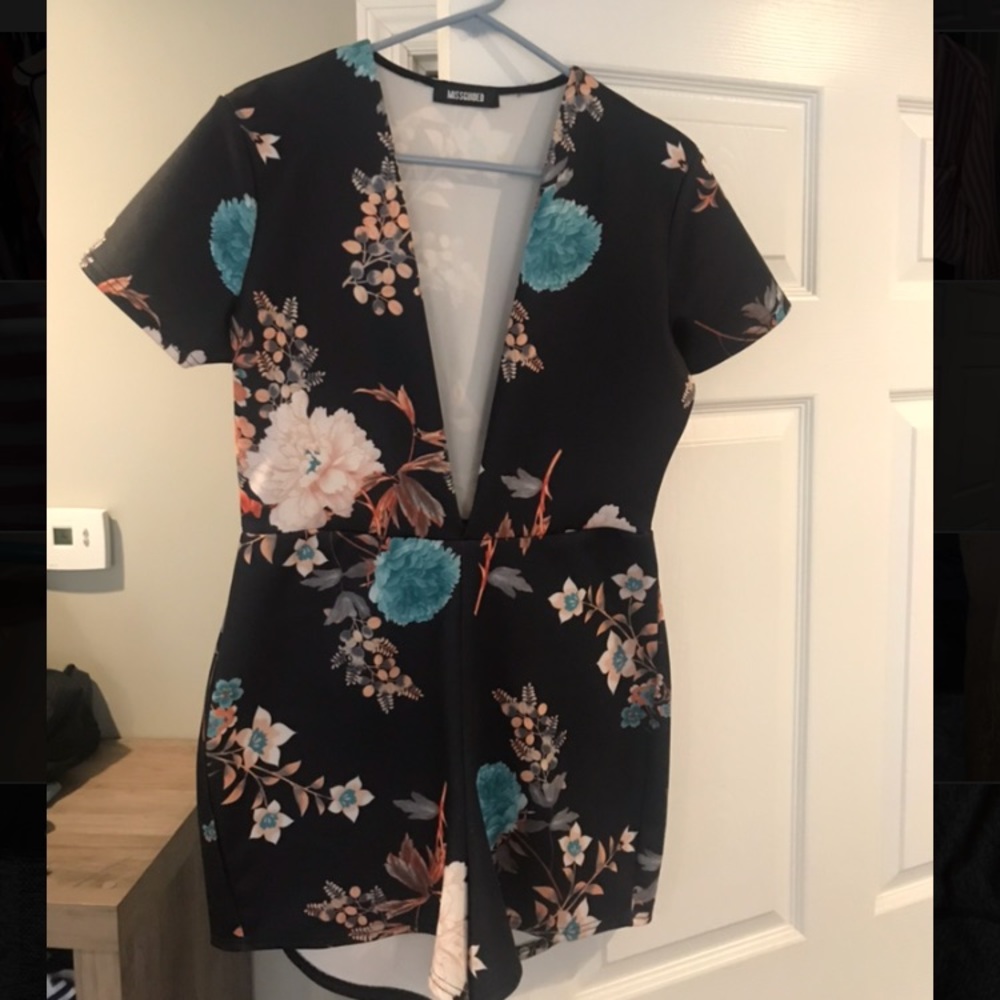 Missguided Plunge Floral Romper